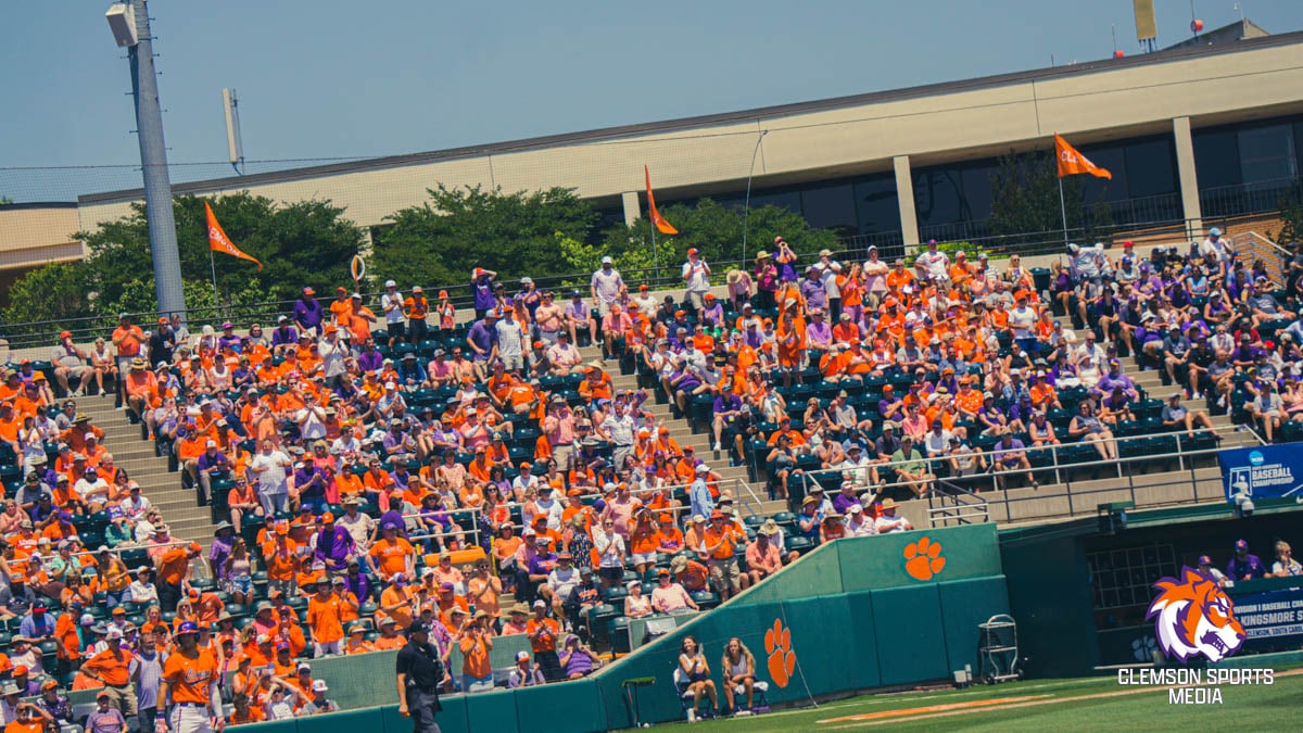 baseball-clemson-regional-05