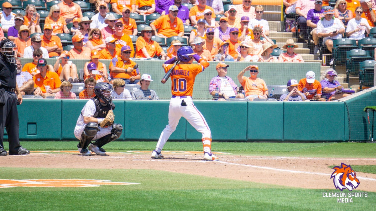 baseball-clemson-regional-09