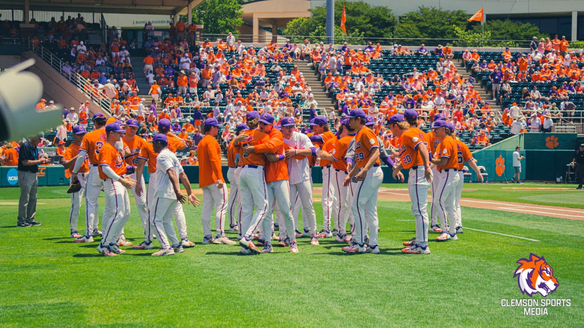 baseball-clemson-regional-33