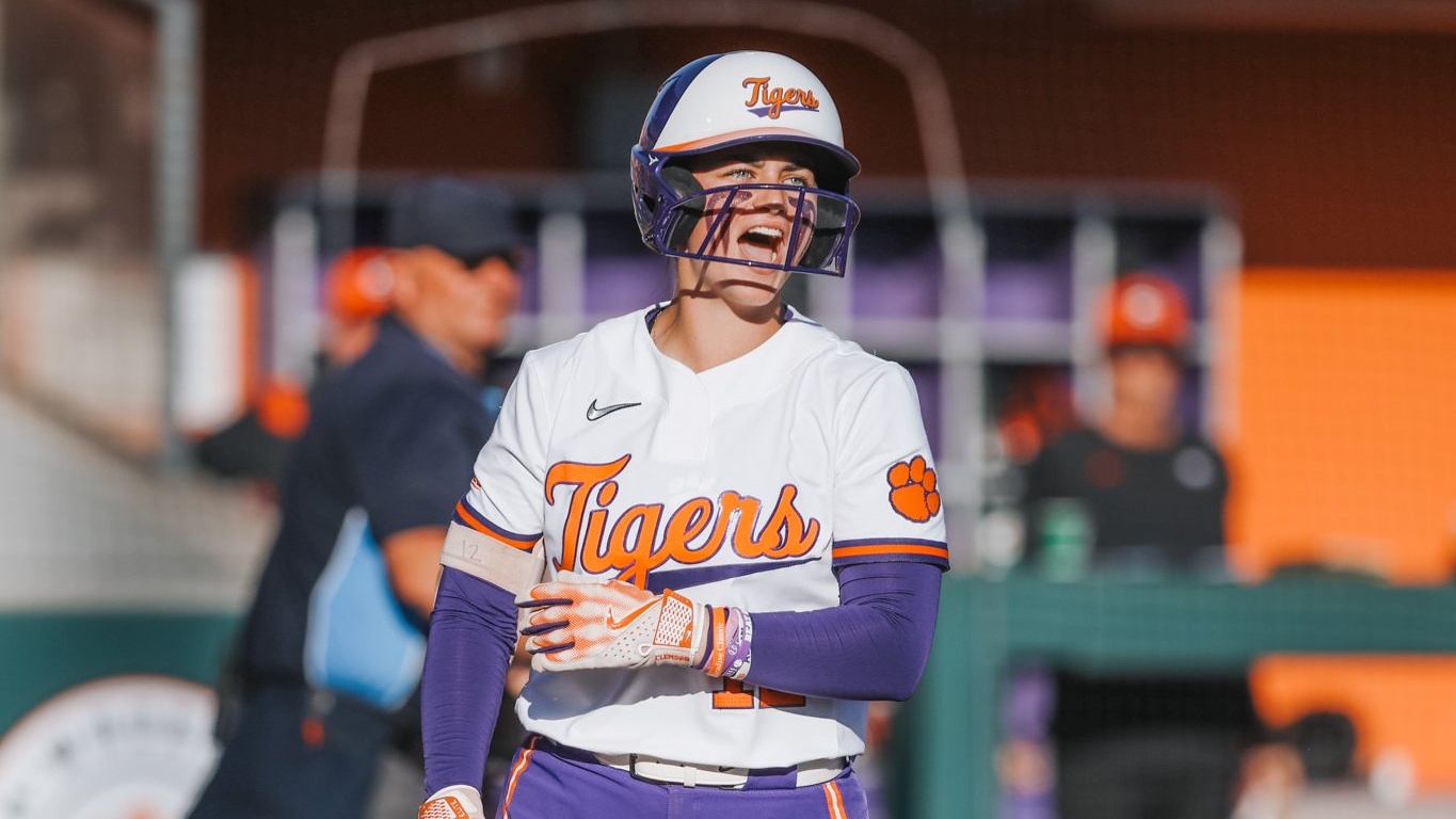 Clemson Softball Stuns No. 10 Georgia